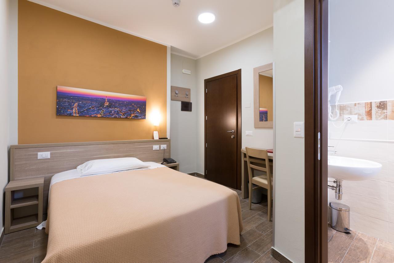 Hotel La Campagnola Fucecchio Bagian luar foto