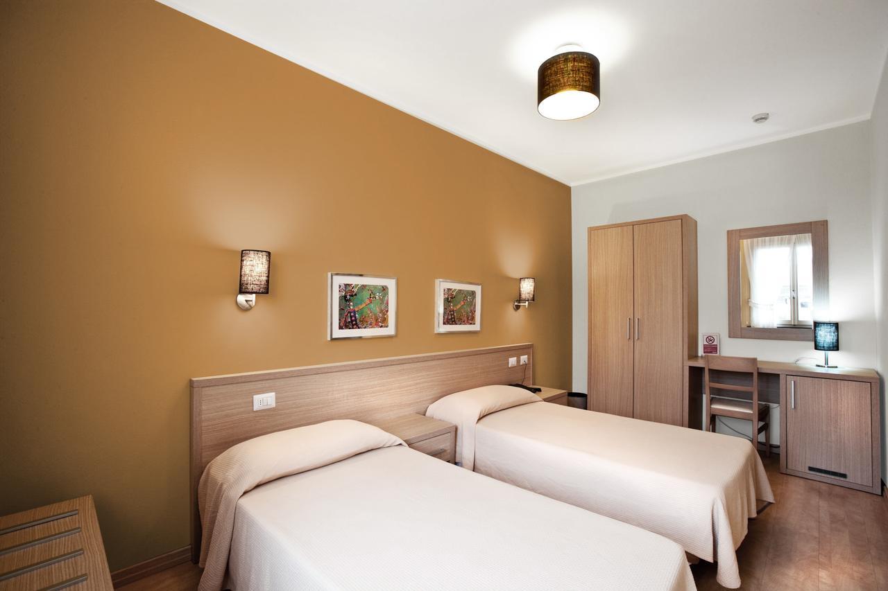 Hotel La Campagnola Fucecchio Bagian luar foto